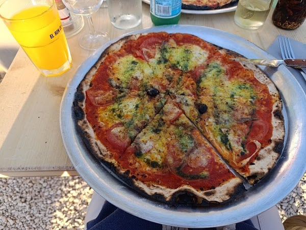 Restaurant Pizzeria les Baumelles à Saint-Cyr-sur-Mer, France