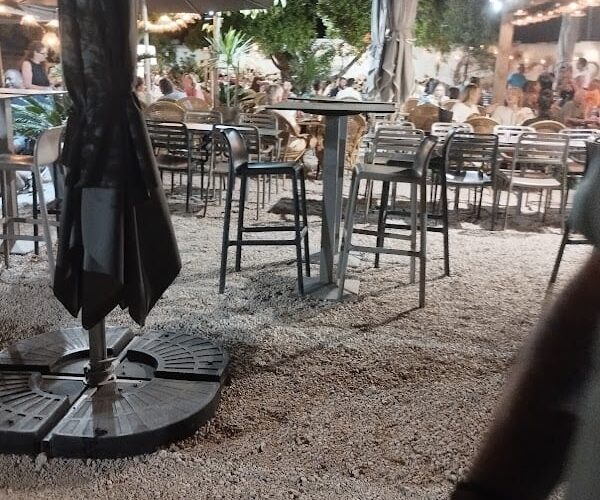 Restaurant Pizzeria les Baumelles à Saint-Cyr-sur-Mer, France