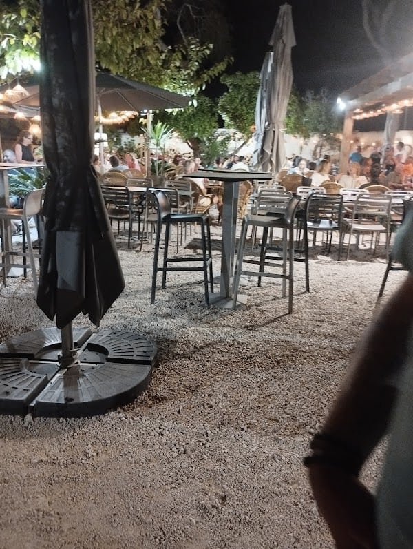 Restaurant Pizzeria les Baumelles à Saint-Cyr-sur-Mer, France