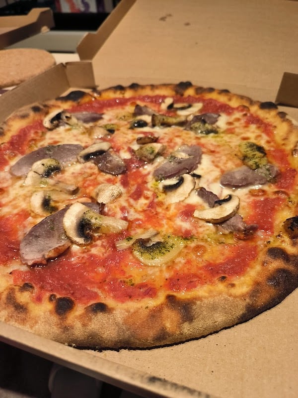 Restaurant Pizzeria Zaza Napoli à Auch, France