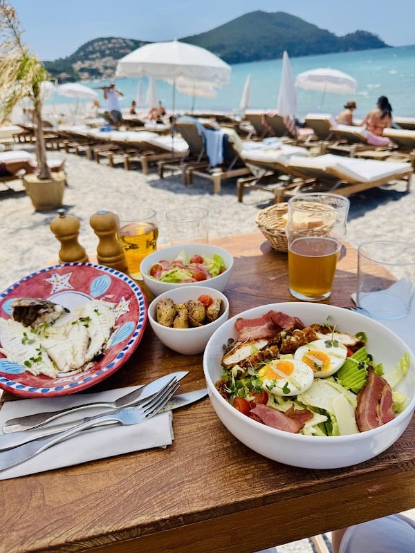 Restaurant PLAGE CASABOHA à Saint-Cyr-sur-Mer, France
