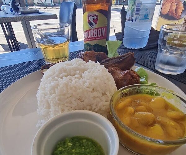 Restaurant Plaisir gourmand (repas créole et chinois) à Sainte-Suzanne, La Réunion