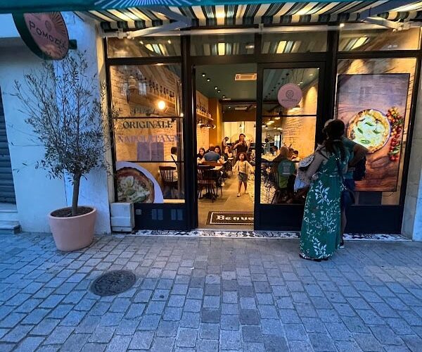 Restaurant Pomozza à Bourg-la-Reine, France