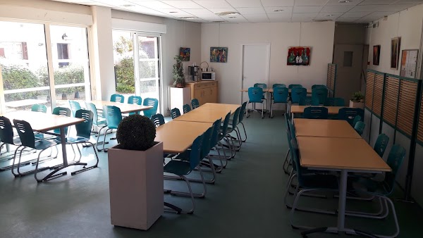 Prestantine, le restaurant famillial et convivial pour tous à Vaulx-en-Velin, France