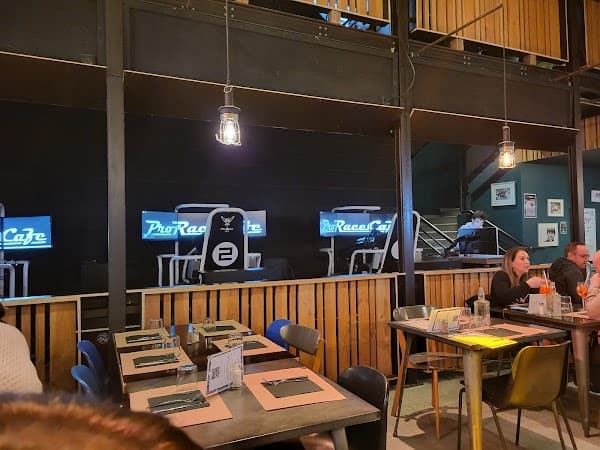 Restaurant Pro Race Cafe à Le Crès, France
