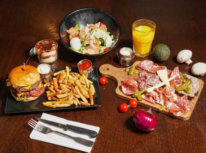 Restaurant Pub Les Coulisses à Mantes-la-Jolie, France