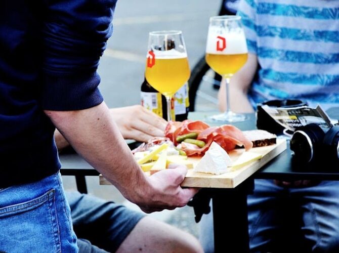 Restaurant Pub Les Coulisses à Mantes-la-Jolie, France