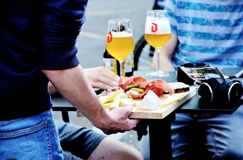 Restaurant Pub Les Coulisses à Mantes-la-Jolie, France