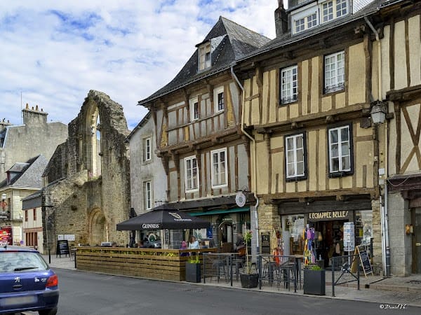 Pub – Restaurant le Médiéval à Quimperlé, France