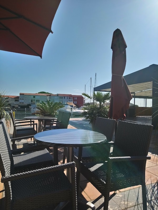 Restaurant Quai Ouest à Saint-Cyprien, France