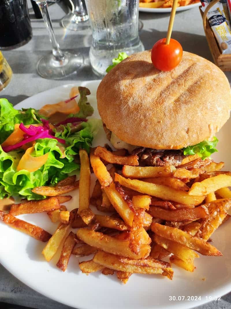 Restaurant Relax café à Grayan-et-l'Hôpital, France