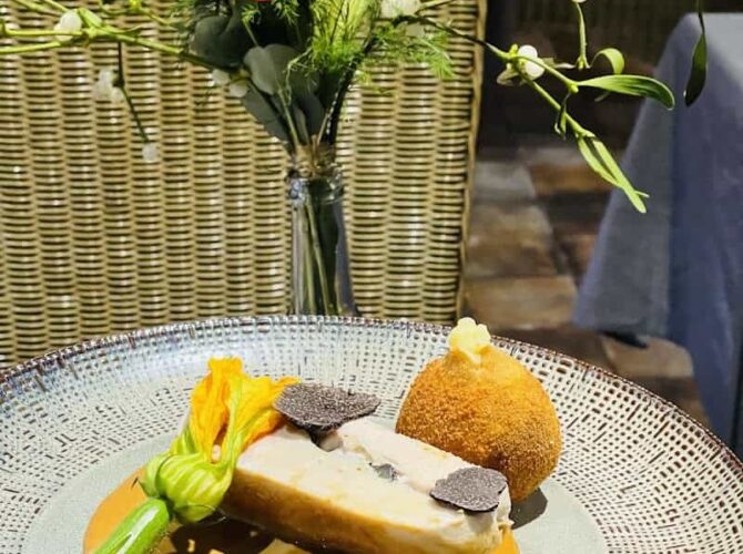 Restaurant a la Maison. à Champigny-sur-Marne, France