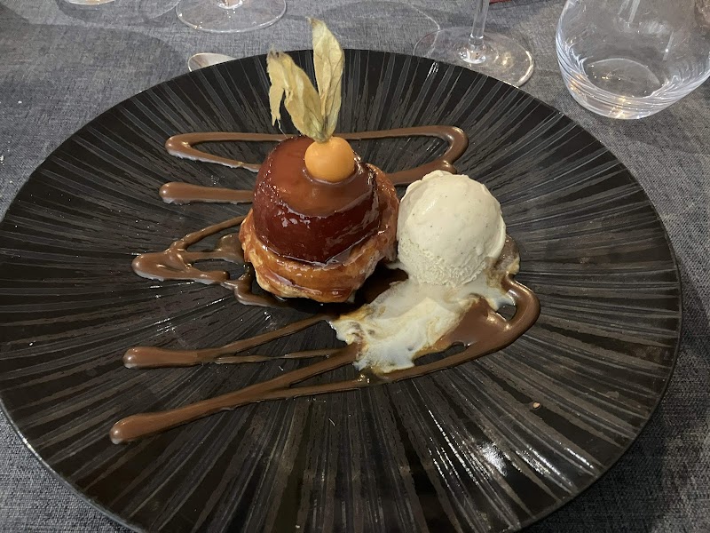 Restaurant a la Maison. à Champigny-sur-Marne, France