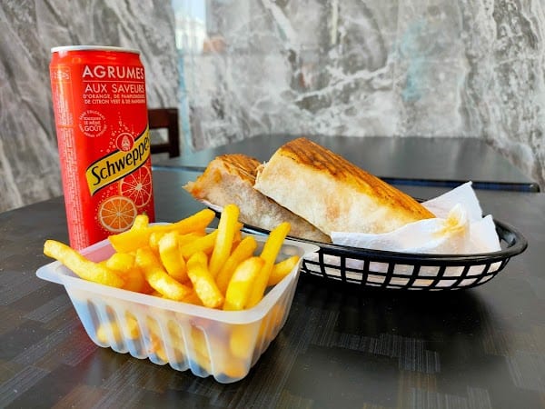 Restaurant Akdeniz 2 à Vaulx-en-Velin, France