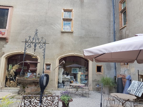 Restaurant “Au château” à Varennes-lès-Mâcon, France