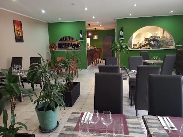 Restaurant Au Cheval Noir / Traiteur Jardin Délice Brignoles à Brignoles, France