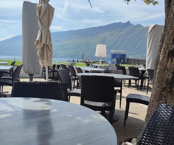 RESTAURANT BAR LOUNGE LA PLAGE D’AIX à Aix-les-Bains, France