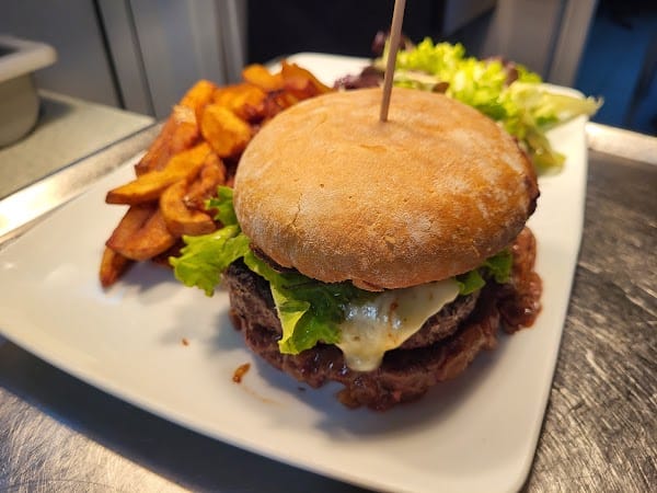 Restaurant Café de la Gare à Charnay-lès-Mâcon, France