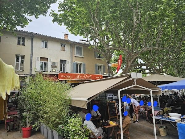 Restaurant Carpentras – Le Rich’Bar – Tabac à Carpentras, France