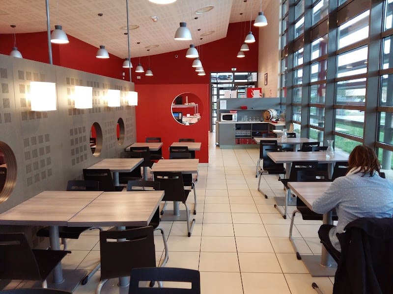 Restaurant Carré Rouge à Villefontaine, France