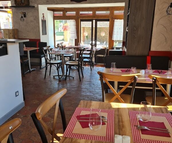 Restaurant Chez Lucie à Charny Orée de Puisaye, France