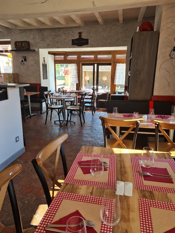Restaurant Chez Lucie à Charny Orée de Puisaye, France
