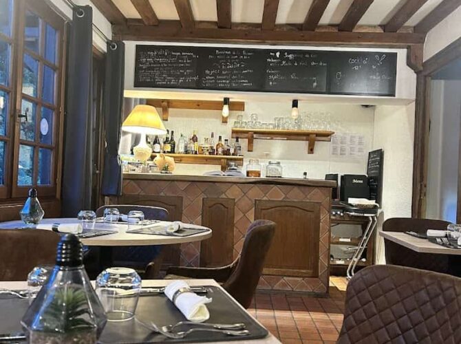 Restaurant de la Paquine à Ouilly-du-Houley, France