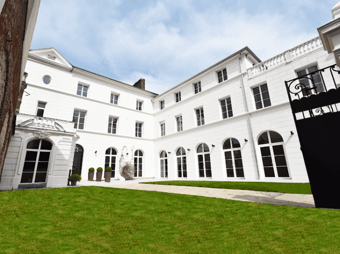 restaurant de l’évéchê à Lisieux, France