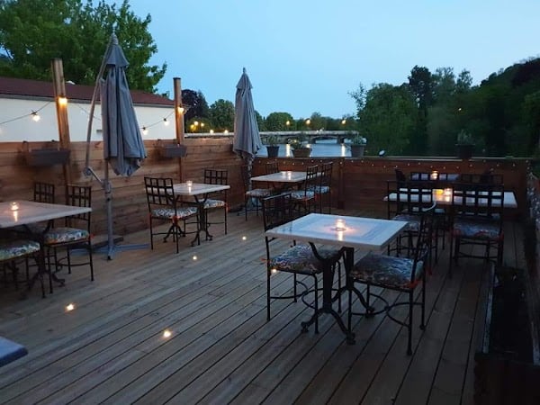Restaurant du Prés-la-Rose par La Rose De Porcelaine à Montbéliard, France