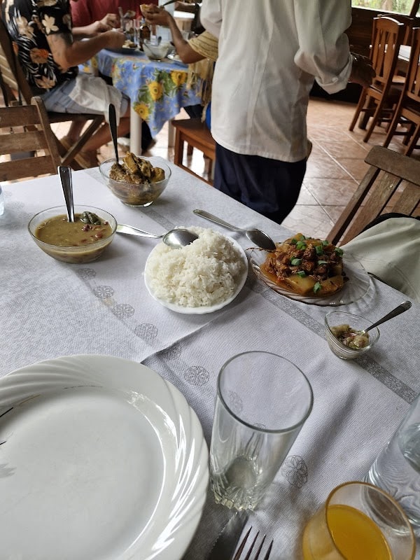 Restaurant 《KIOSQUE DES MANDARINES》 à Saint-Benoît, La Réunion