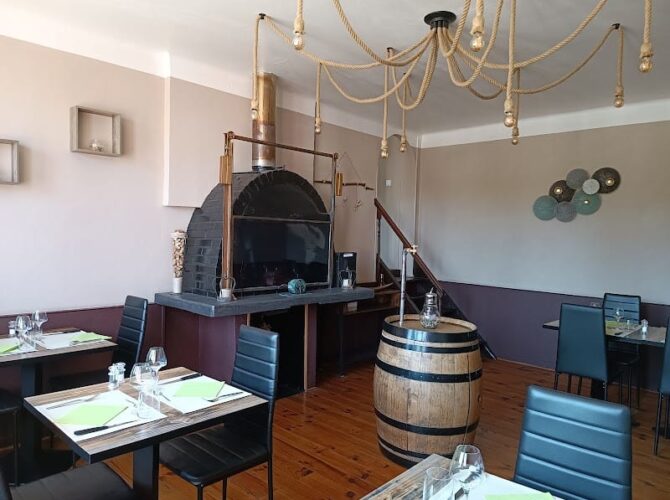 Restaurant-Hôtel Le Grand Monarque à Varennes-en-Argonne, France