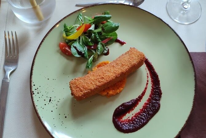 Restaurant-Hôtel Le Grand Monarque à Varennes-en-Argonne, France