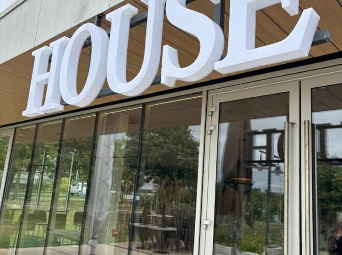 Restaurant House Bezannes à Bezannes, France