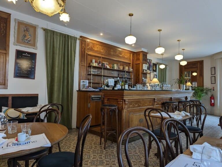 Restaurant La Fontaine à Reims, France — photo 1
