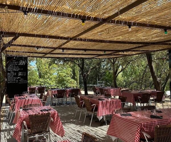 Restaurant La Gravière à Pernes-les-Fontaines, France