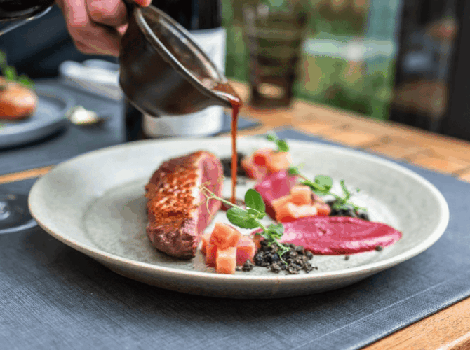 Restaurant La Salamandre à Nogent-sur-Marne, France