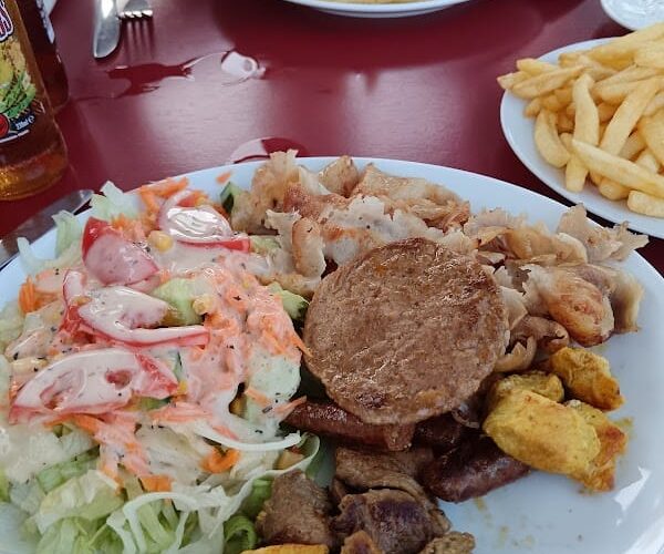 Restaurant La Station à Saint-Julien-de-l'Escap, France