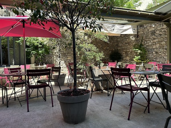 Restaurant L’Arsène sur cour à Aurillac, France