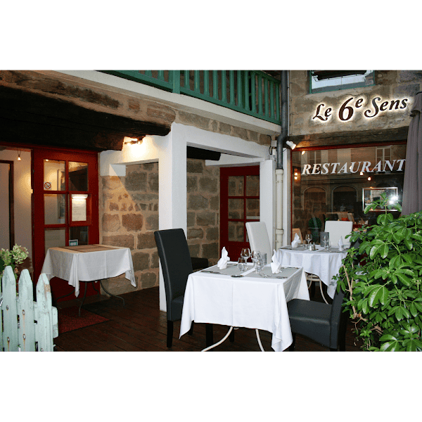 Restaurant “Le 6ème Sens” à Brive-la-Gaillarde, France