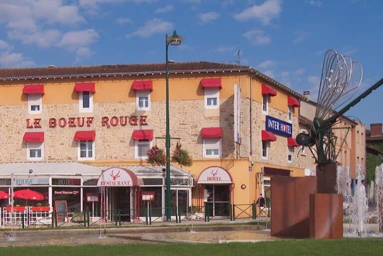 Restaurant Le Boeuf Rouge à Saint-Junien, France — photo 1