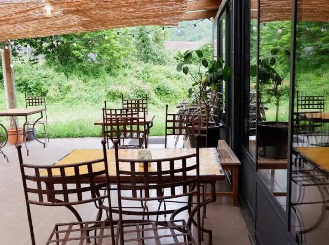 Restaurant Le Cadavre Exquis à Conques-en-Rouergue, France