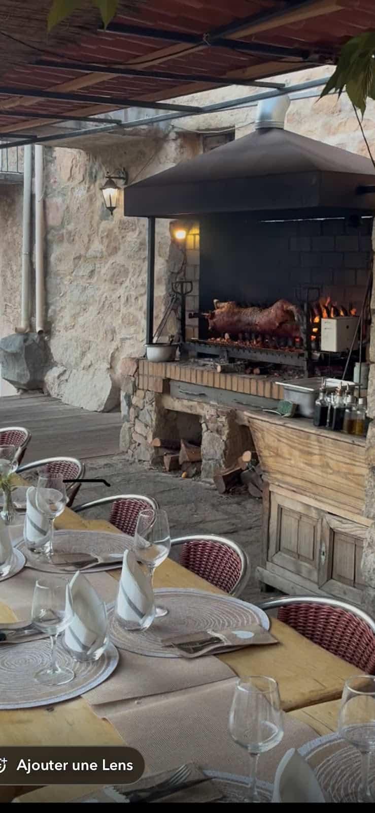 Restaurant le café de la place à Ota, France