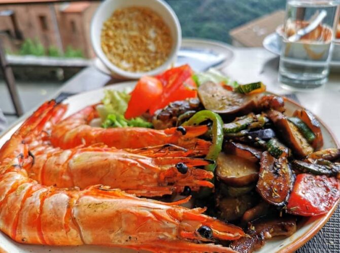 Restaurant le café de la place à Ota, France