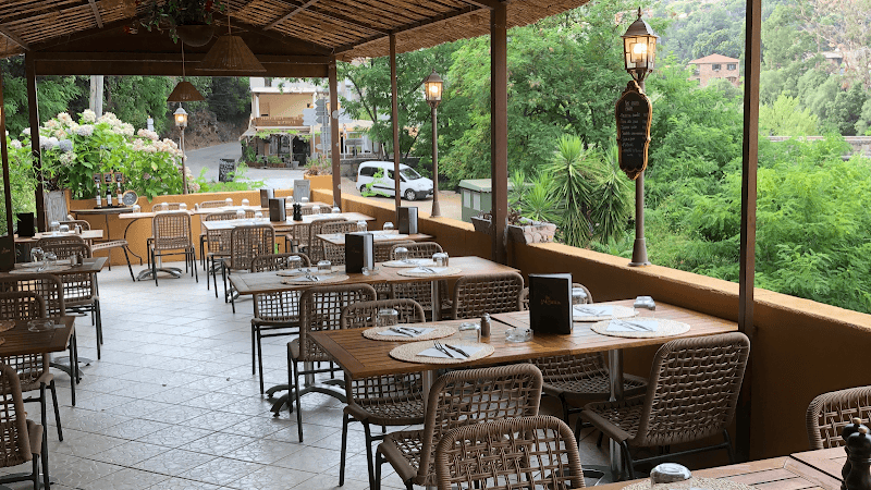 Restaurant Le Moulin à Ota, France