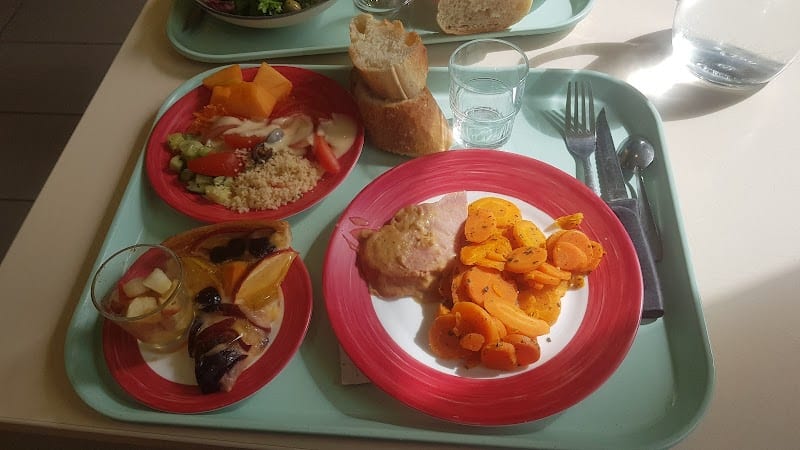 Restaurant le Plateau – Afiph à Susville, France