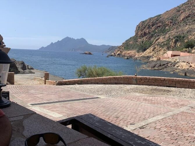 Restaurant Le Riviera à Ota, France