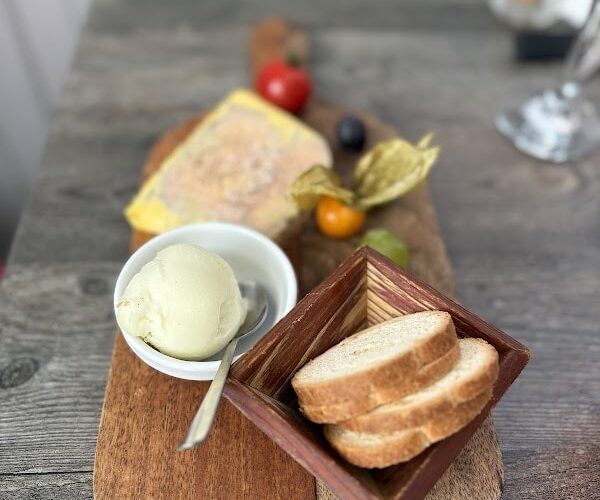 Restaurant Le Saint Savinien à Saint-Savinien, France