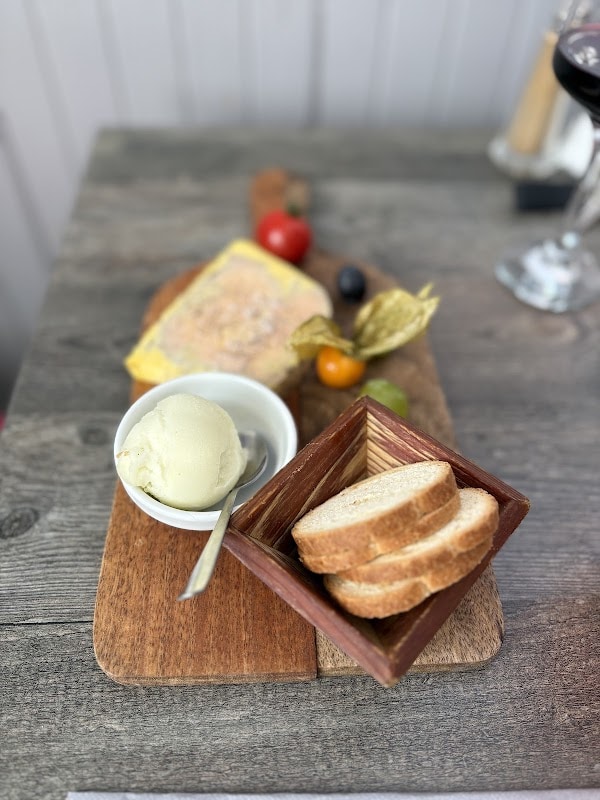 Restaurant Le Saint Savinien à Saint-Savinien, France