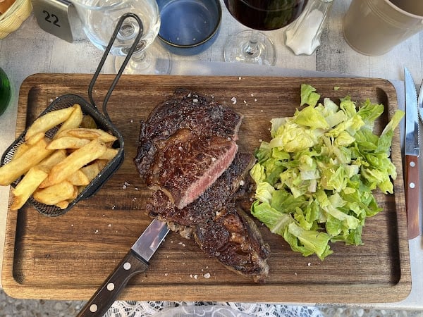 Restaurant Le Saint Savinien à Saint-Savinien, France