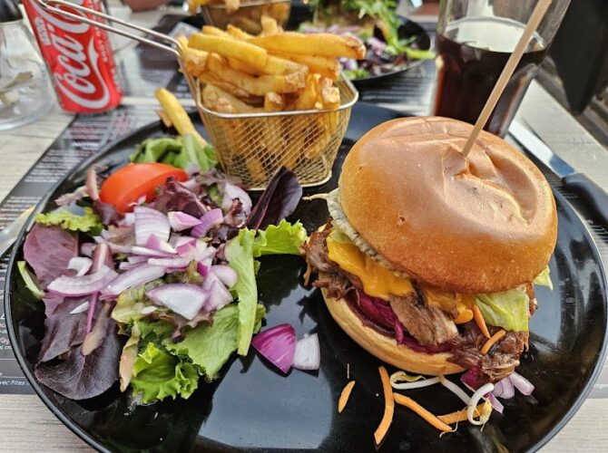 Restaurant Le Trois 2 – DRAGUIGNAN à Draguignan, France